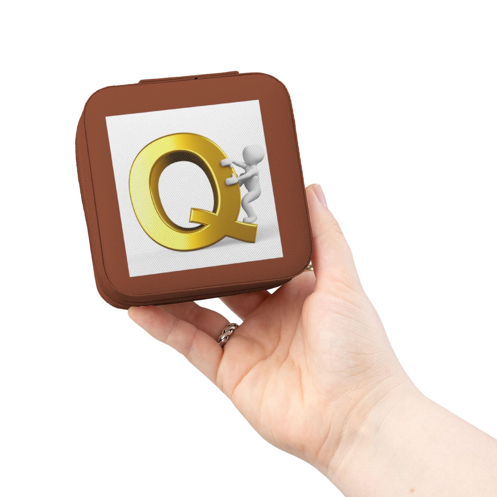 Étui de voyage carré compact pour bijoux avec monogramme Q en or
