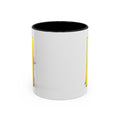 Mug en céramique avec bonhomme allumette jetant un coup d'œil derrière la lettre i dorée | Tasse à café avec anse et intérieur contrastants