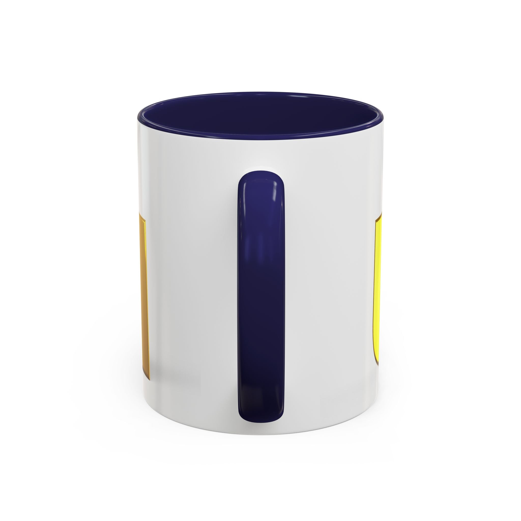 Mug de café accentué avec une personne 3D accrochée à la lettre U en or
