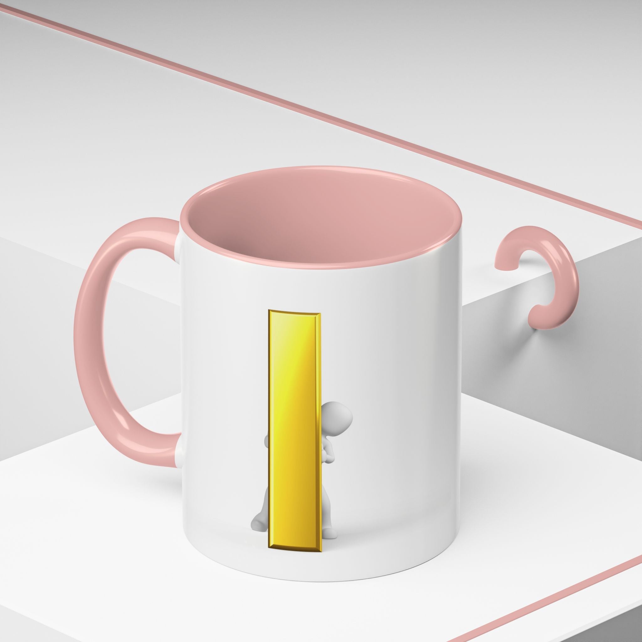 Mug en céramique avec bonhomme allumette jetant un coup d'œil derrière la lettre i dorée | Tasse à café avec anse et intérieur contrastants