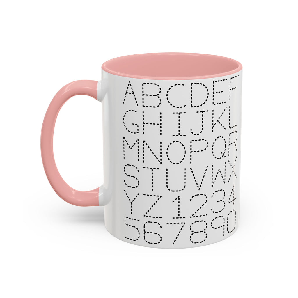 Kaffeetasse mit gepunkteten Buchstaben und Zahlen
